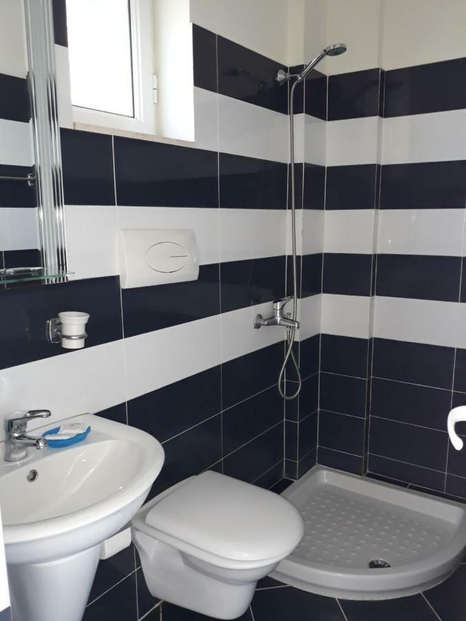 Guest House Plazhi Dhermi Bagian luar foto